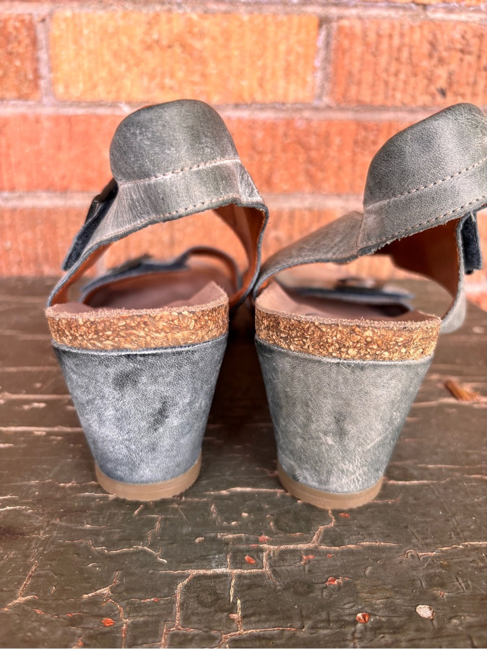 Taos Buckle Up Leather Ankle Strap Wedge Sandals Graphite Gray Sz 42 (US 11) - Picture 8 of 9